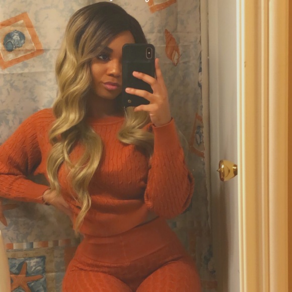 Meet your Posher, Jade - Picture 2 of 3